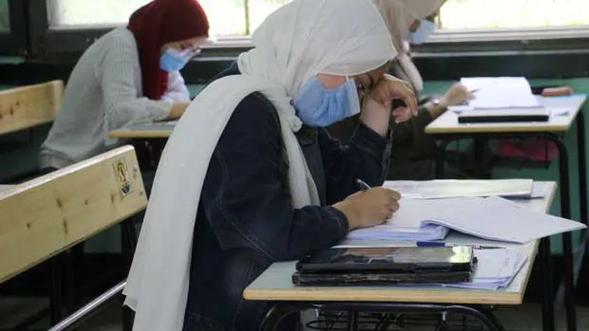 سعر كتاب المعاصر إنجليزي للصف الثالث الثانوي 2025