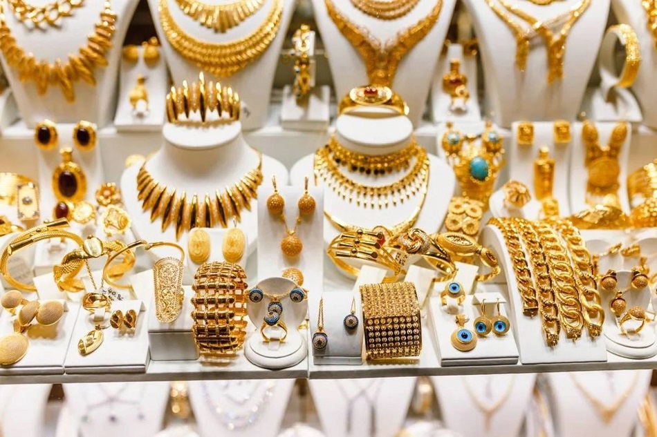 أسعار الذهب اليوم الإثنين 4-11-2024 في مصر