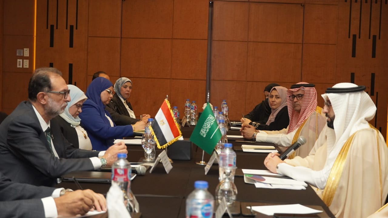 لقاء رئيس هيئة سلامة الغذاء نظيره رئيس هيئة الغذاء والدواء السعودية