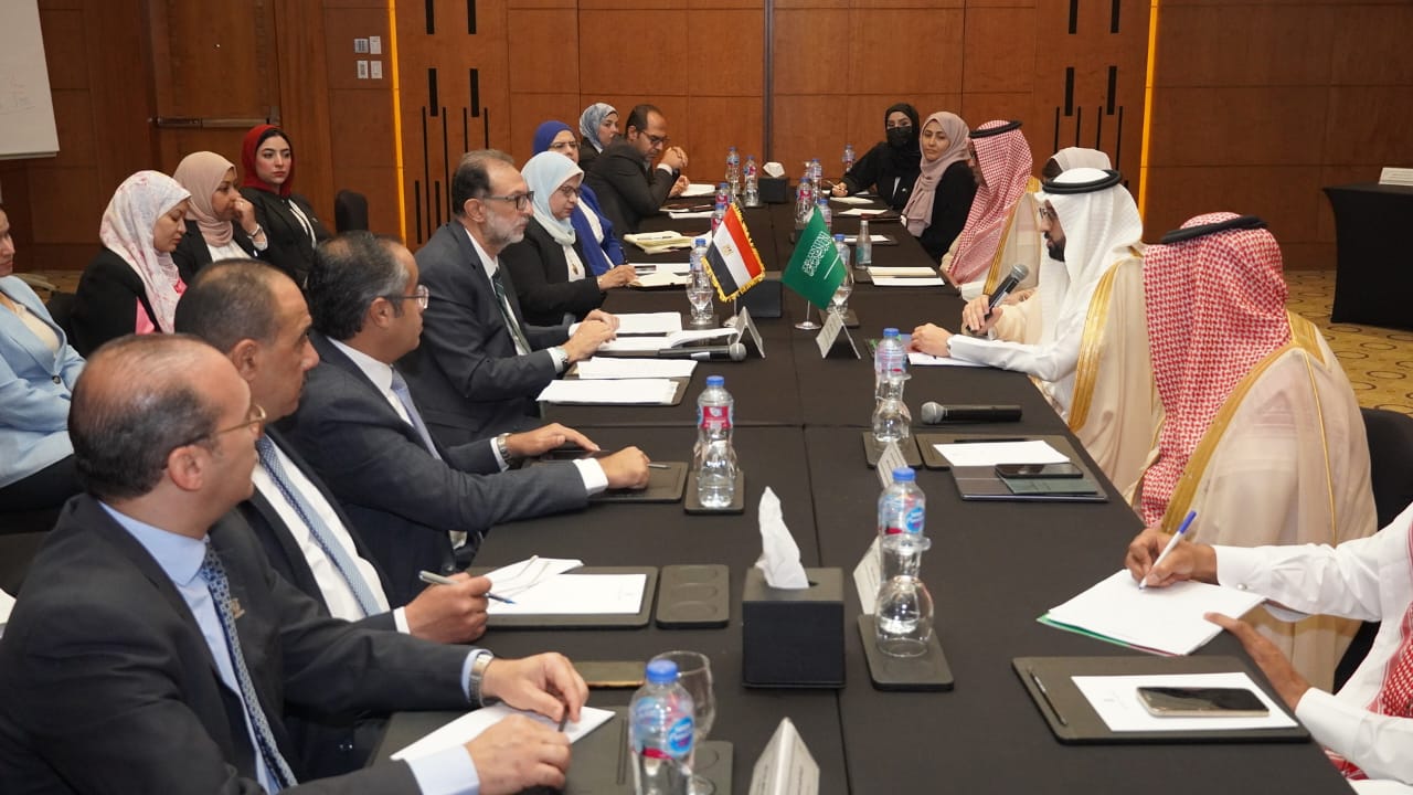 لقاء رئيس هيئة سلامة الغذاء نظيره رئيس هيئة الغذاء والدواء السعودية