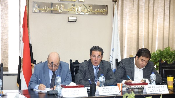 رجال الأعمال المصريين" تبحث التعاون مع وزارة الزراعة لتنظيم استخدام المبيدات