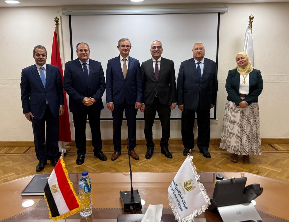 وزيرا الزراعة والري يتفقدان مركز بحوث الصحراء