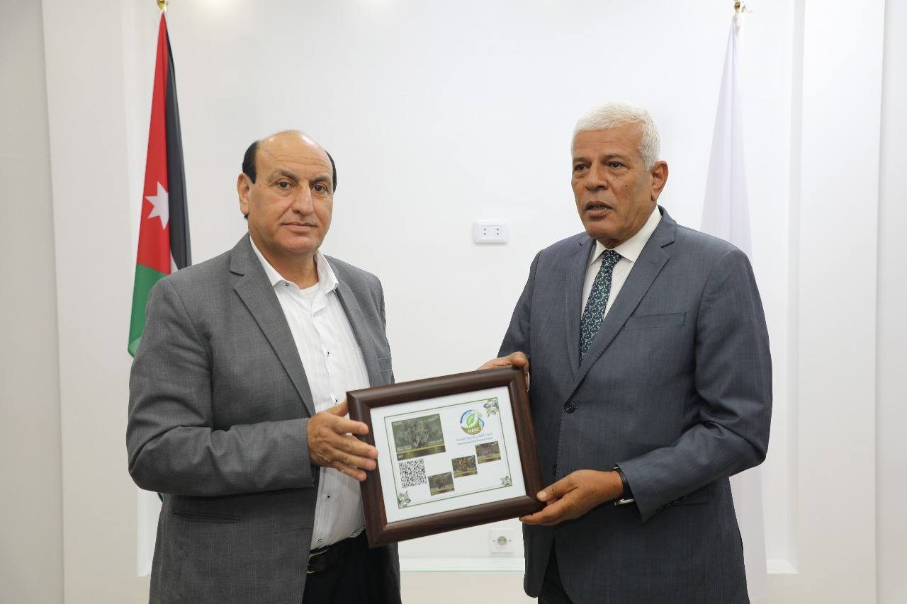 تكريم د سيد خليفة نقيب الزراعيين من مركز البحوث الزراعية في الأردن