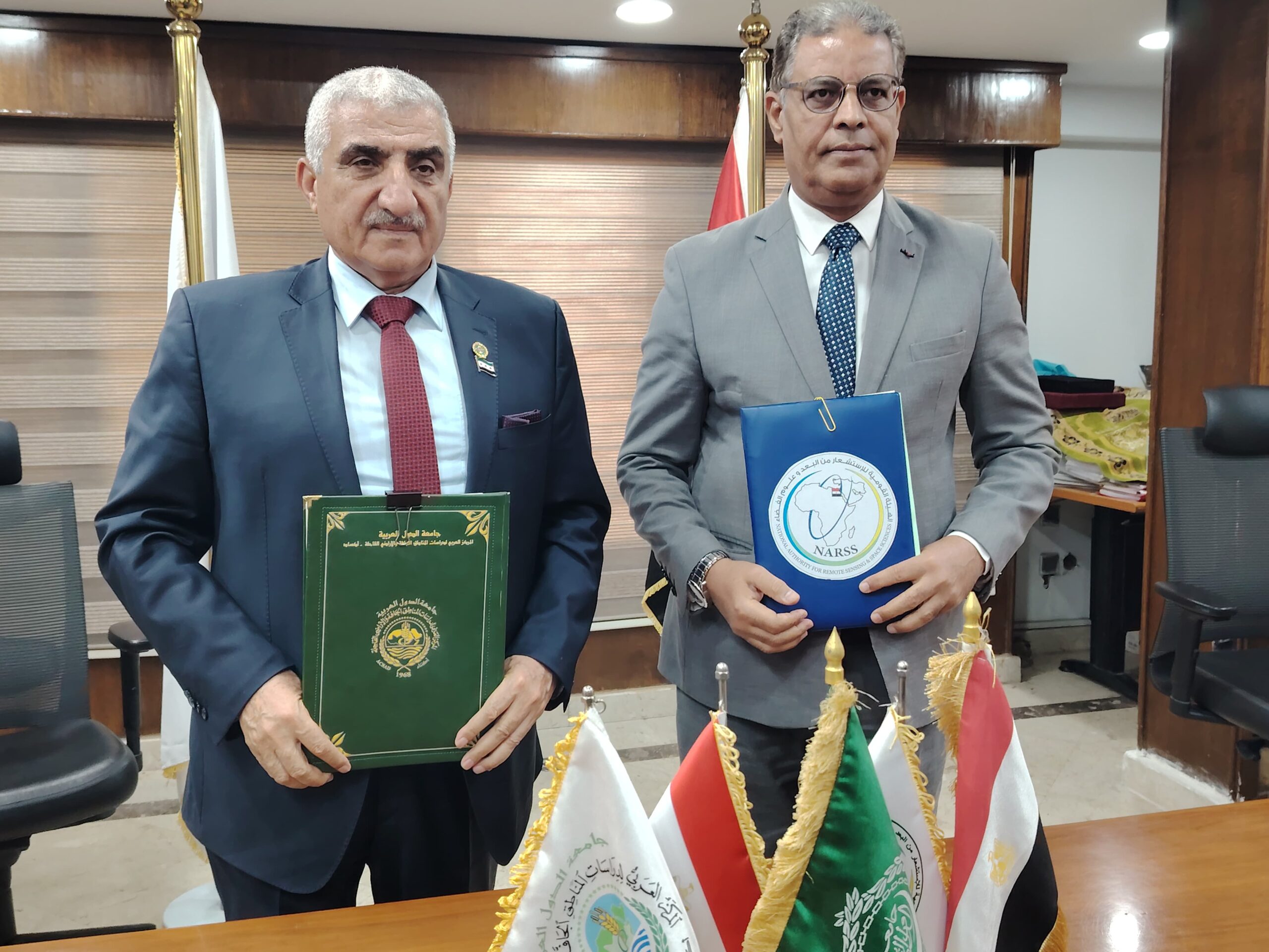 د نصردالدين العبيد مدير أكساد يوقع بروتوكول تعاون مع رئيس هيئة الإستشعار من بعد