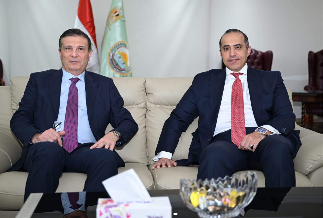 وزير الزراعة يلتقي وزير الشؤون النيابية