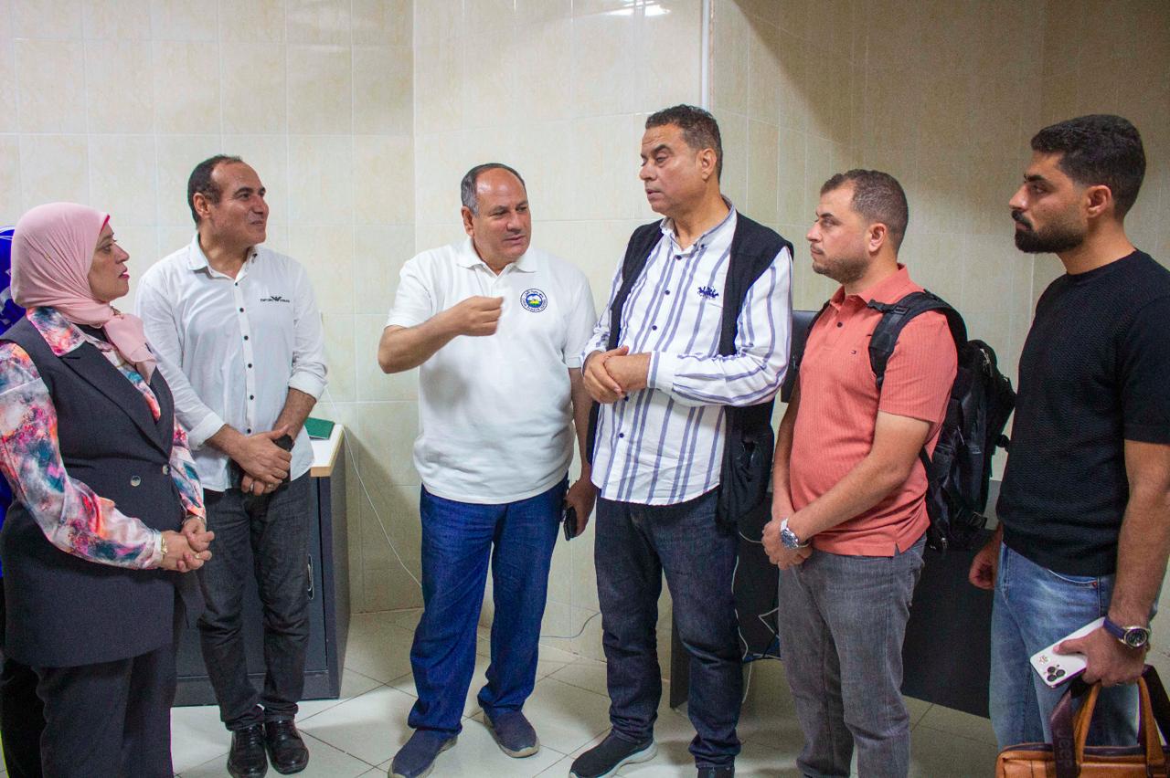 جولة د عادل عبدالعظيم رئيس البحوث الزراعية في معمل متبقيات المبيدات في الإسماعيلية