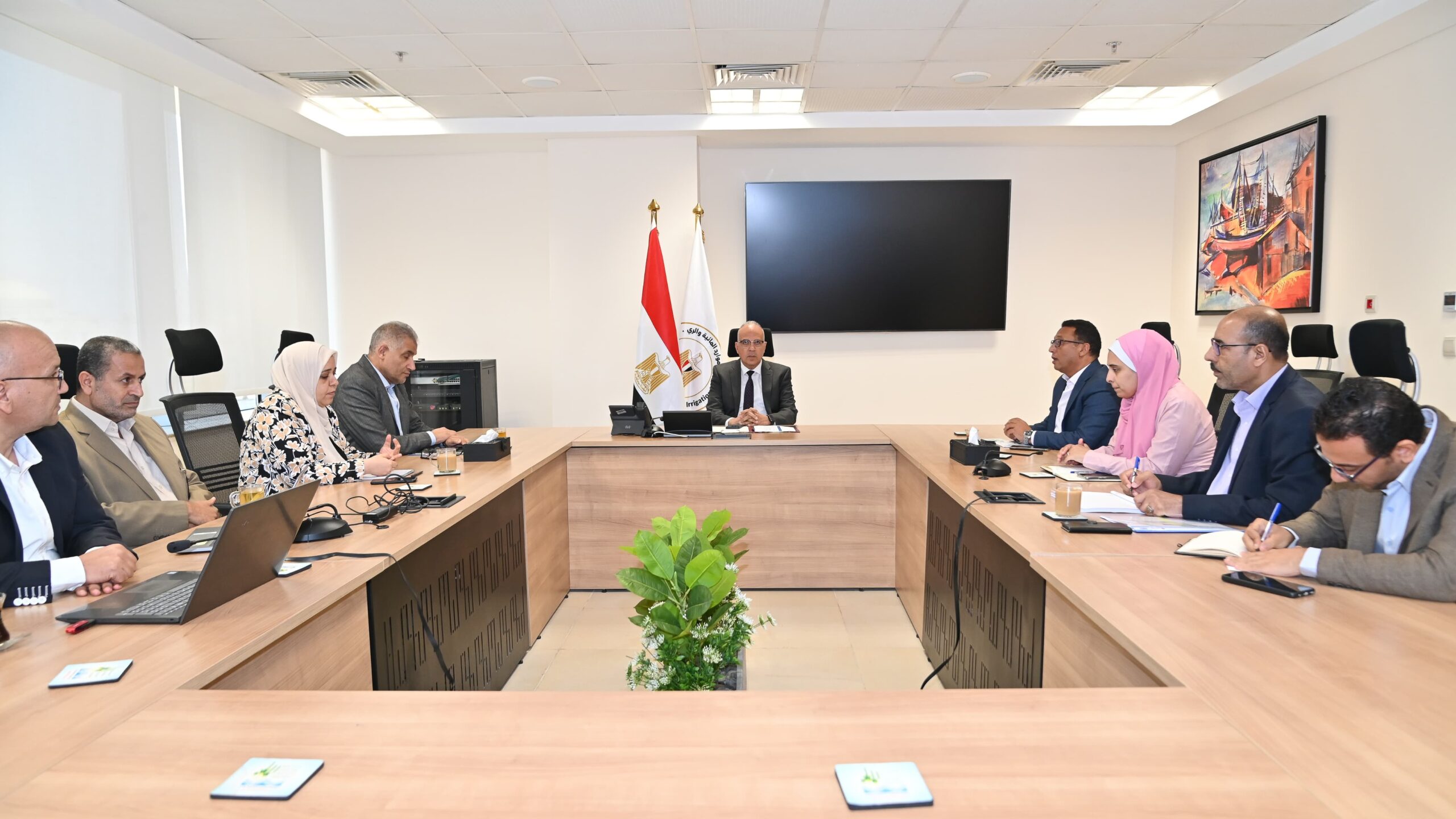 وزير الري يبحث حماية منشات سيناء من مخاطر السيول