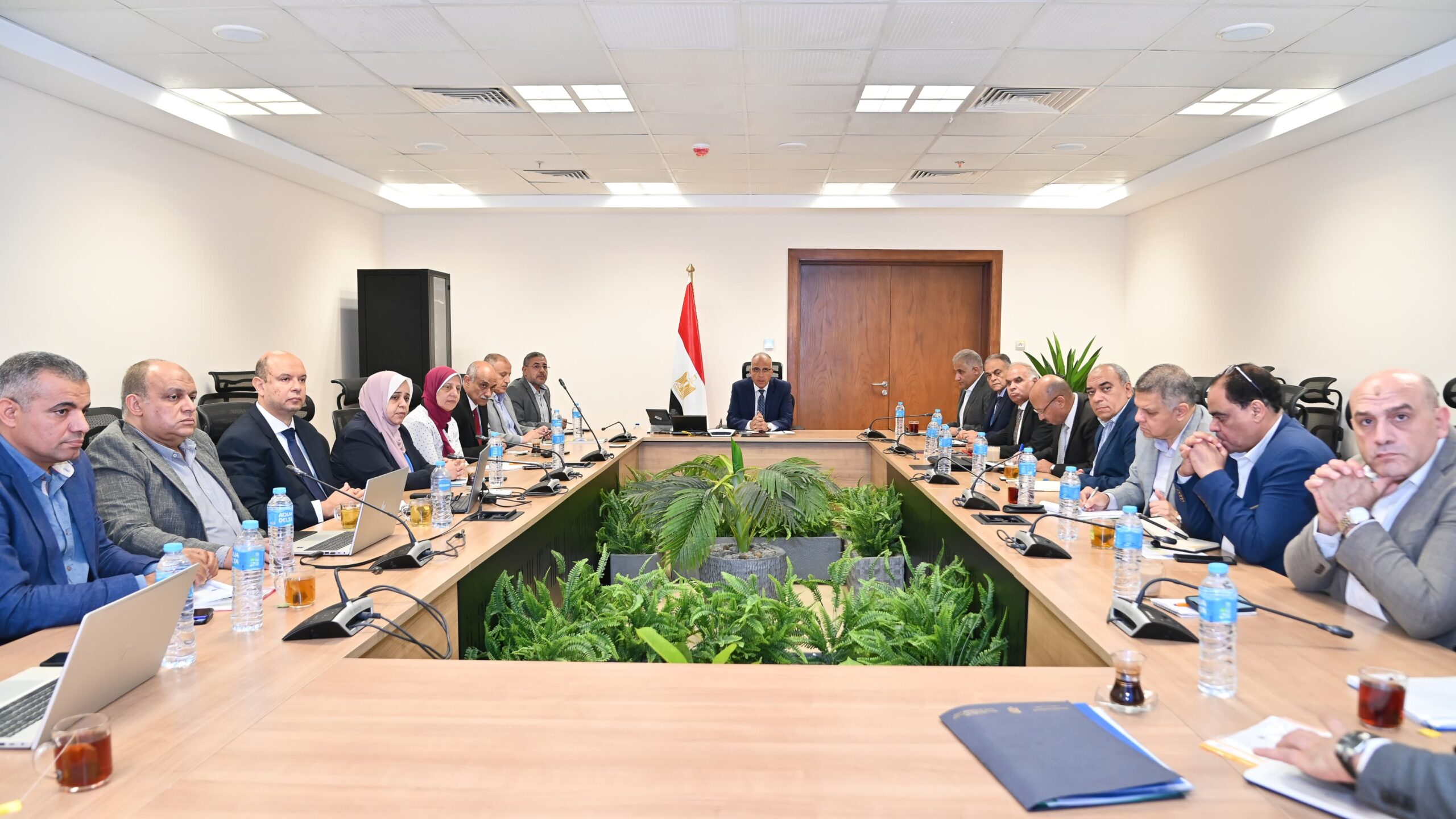 وزير الري يتابع موسم الزراعة الصيفي
