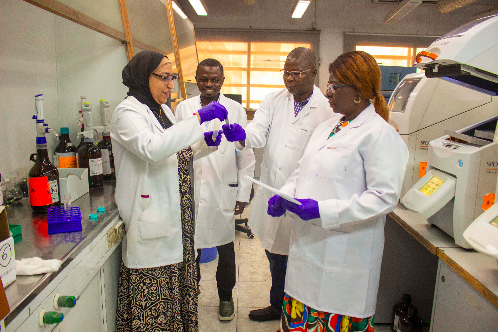 معامل تحليل متبقيات المبيدات