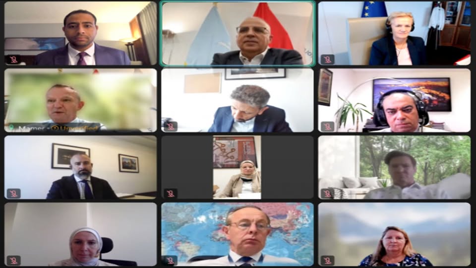 وزير الري يبحث تعزيز التعاون المائي مع الاتحاد الأوروبي في اجتماع افتراضي