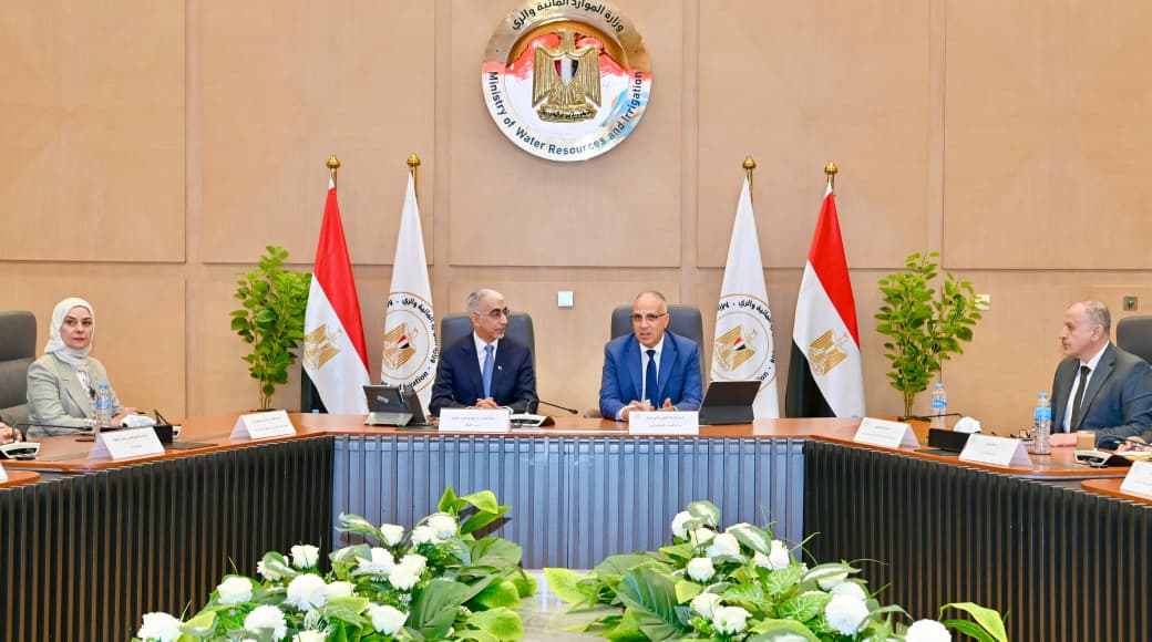 لقاء وزير الري مع نظيره البحريني