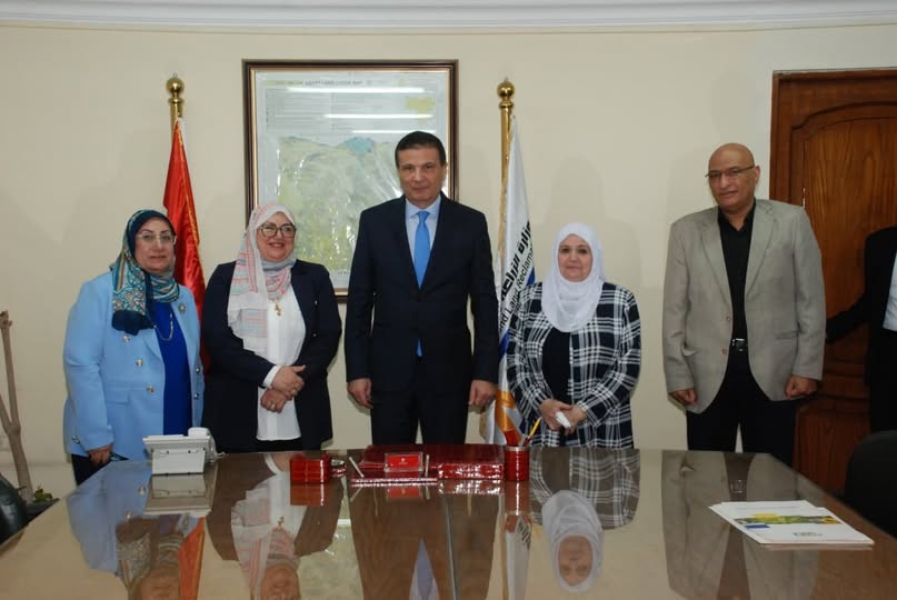 وزير الزراعة يلتقي عدد من باحثين "البحوث الزراعية" ويوجه بتذليل العقبات أمامهم لدعم الأمن الغذائي