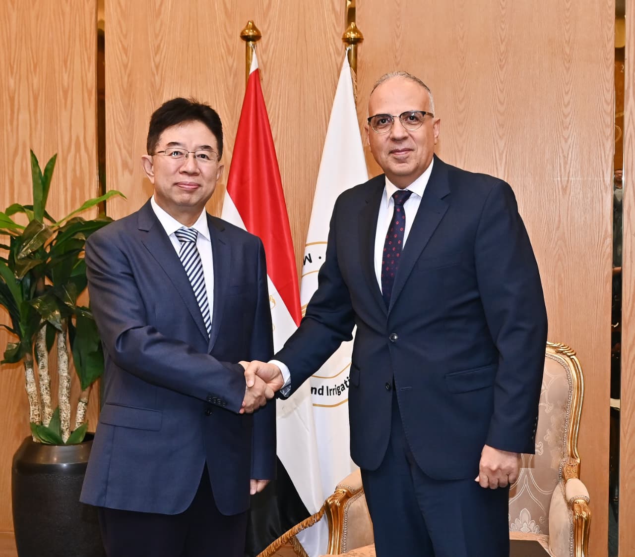 وزير الري يلتقي نائب وزير المياه في الصين