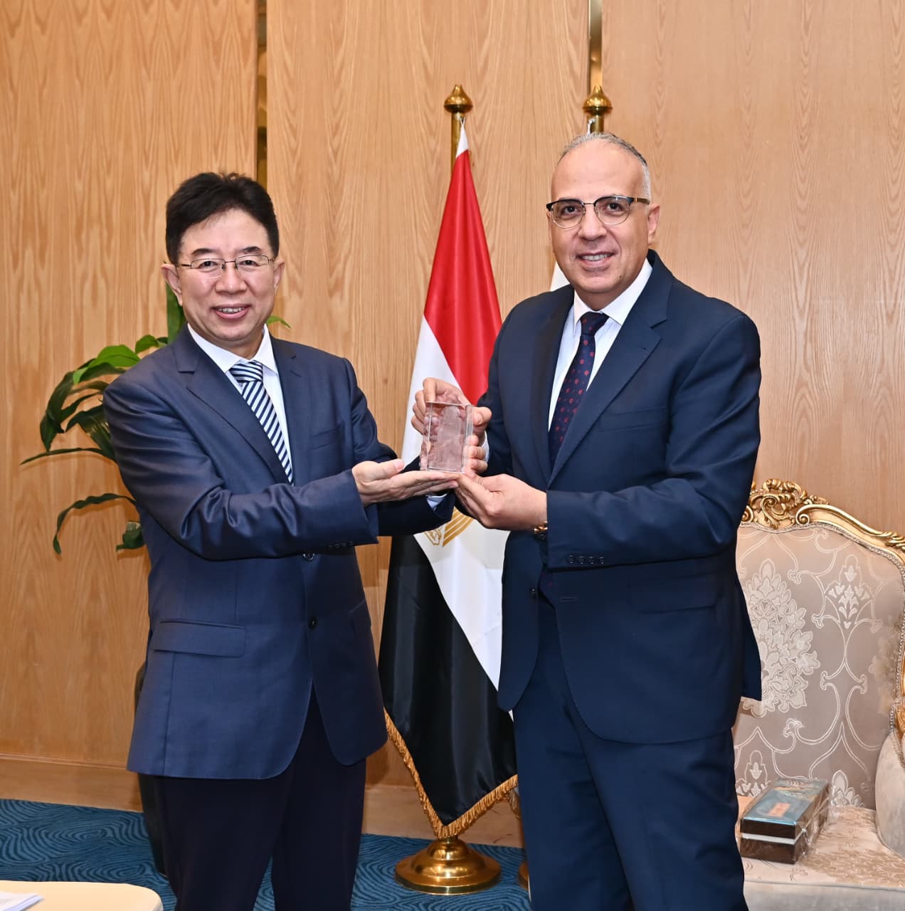 وزير الري يلتقي نائب وزير المياه في الصين