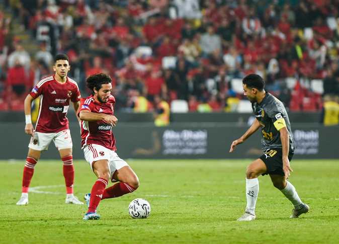 بث مباشر الناقلة لمباراة الأهلي وسيراميكا في السوبر المصري