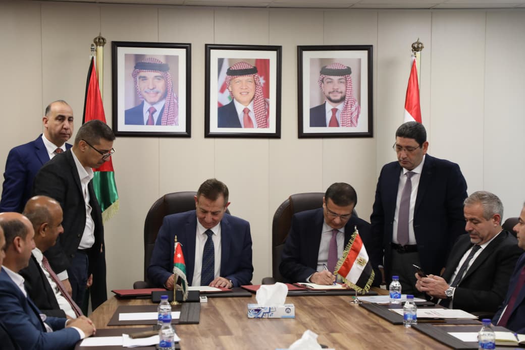 وزير الزراعة يوقع إتفاقيات تعاون مع نظيره الأردني