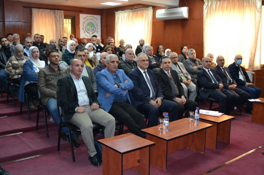 د نصرالدين العبيد مدير اكساد خلال دورة خصوبة التربة في سوريا