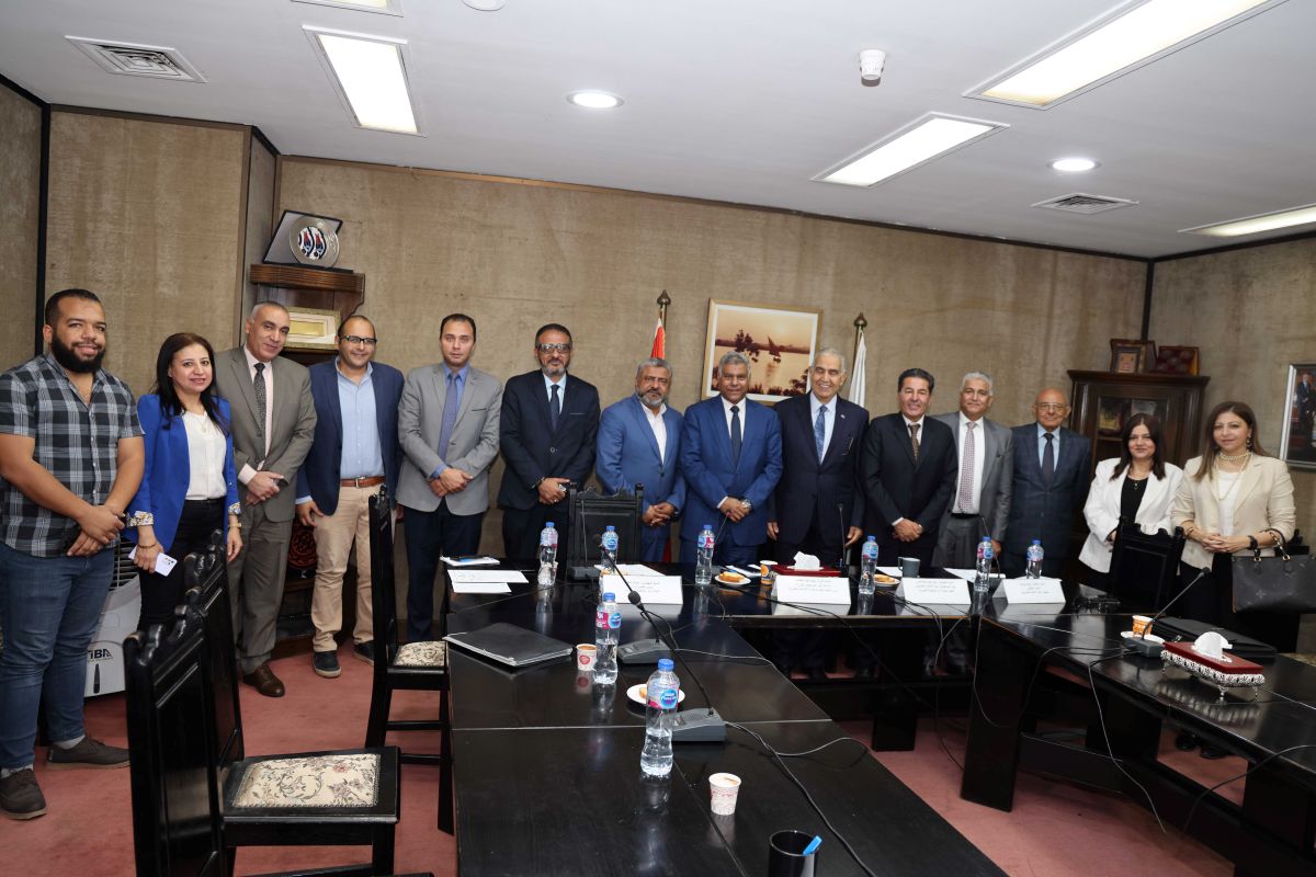 إجتماع جمعية رجال الأعمال بحضور لجنة الأزمات بمجلس الوزراء ومؤسسة ارايز مصر