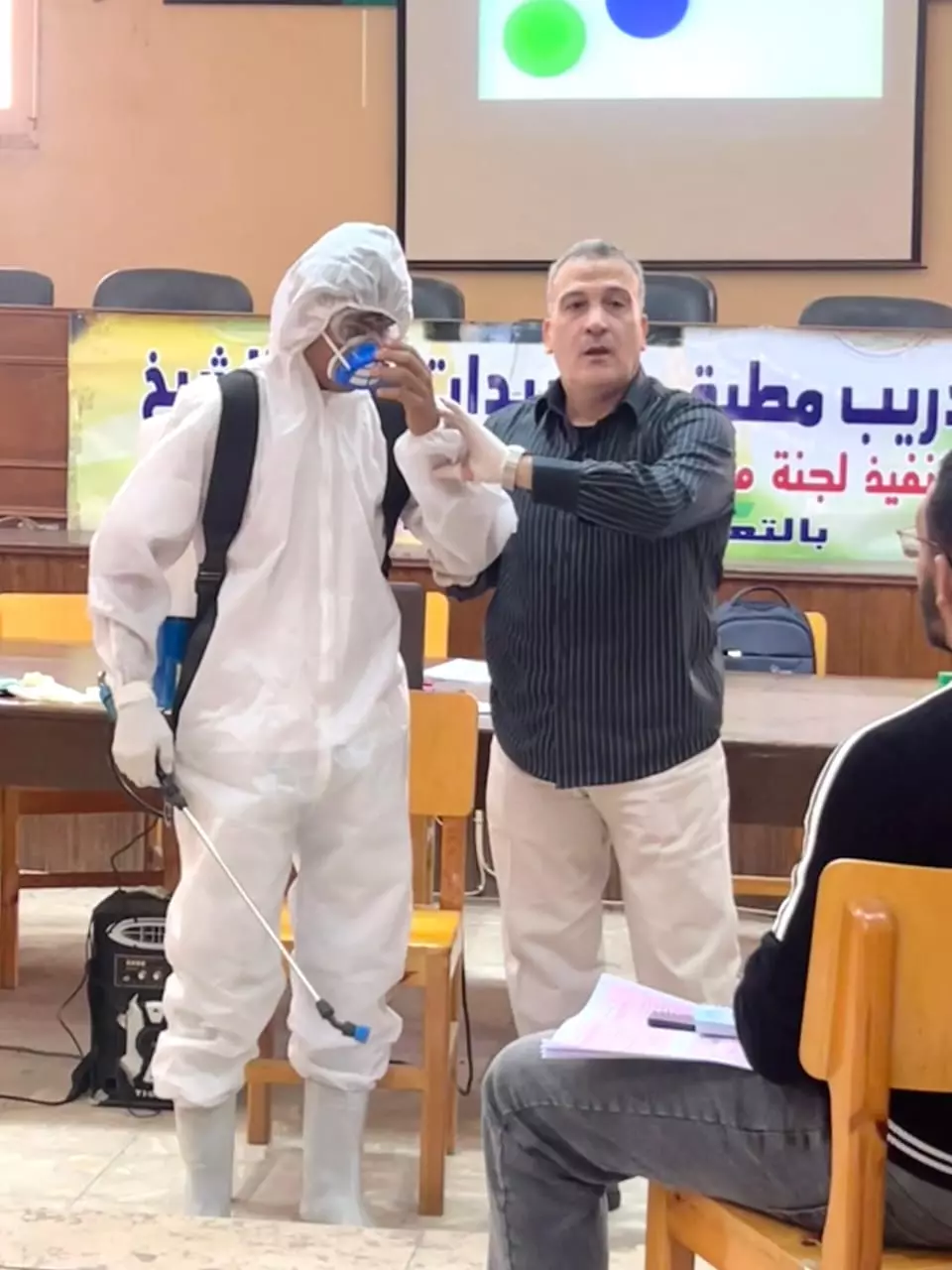“الزراعة” تعلن تأهيل 345 متدرباً في مجال مكافحة الآفات وتداول المبيدات بـ 9 محافظات