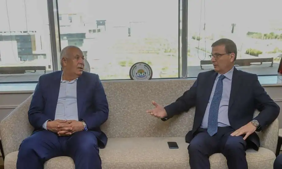وزير الزراعة يبحث مع محافظ الوادي الجديد تعزيز الاستثمار في الثروة الحيوانية