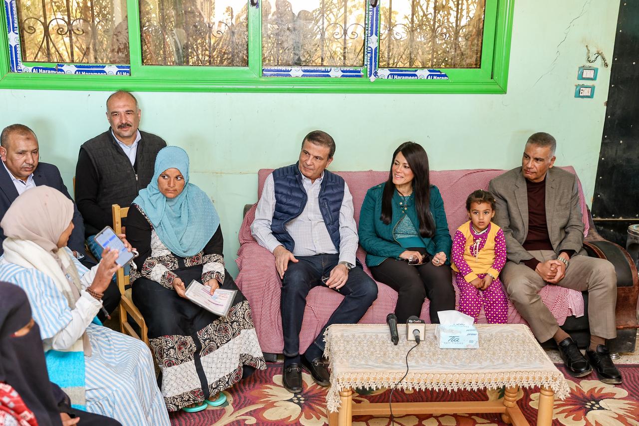 وزير الزراعة خلال جولته التفقدية في وادي الصعايدة