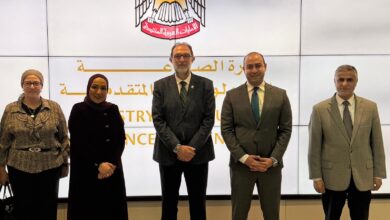 الهوبي يلتقي وكيل أول مساعد وزارة الصناعة والتكنولوجيا المتقدمة الإماراتية لبحث سبل التعاون 