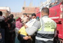 توزيع المواد الغذائية الأساسية على الأسر المستحقة