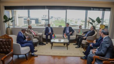 وزير الزراعة يبحث تعزيز التعاون المشترك مع المستشار الاقتصادي للرئيس الإريتري ووزير التجارة