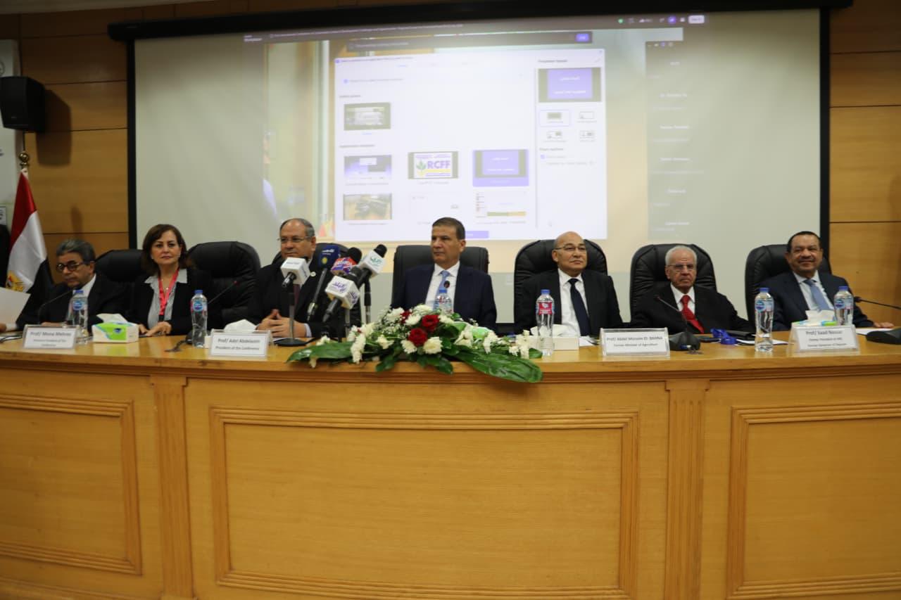 فاروق" يؤكد أهمية ربط البحث العلمي بالتطبيق العملي وتسريع نقل نتائج البحوث إلى المزارعين