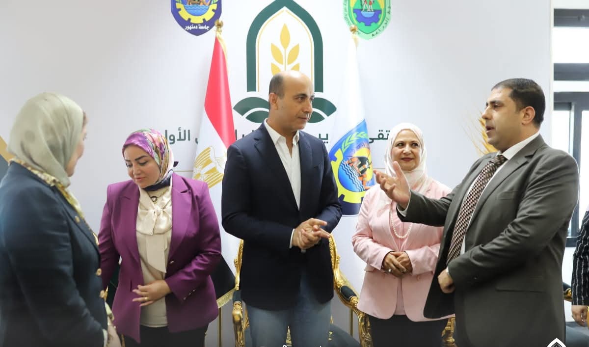 مشاركة خبراء المبيدات في ملتقي التوظيف بجامعة دمنهور
