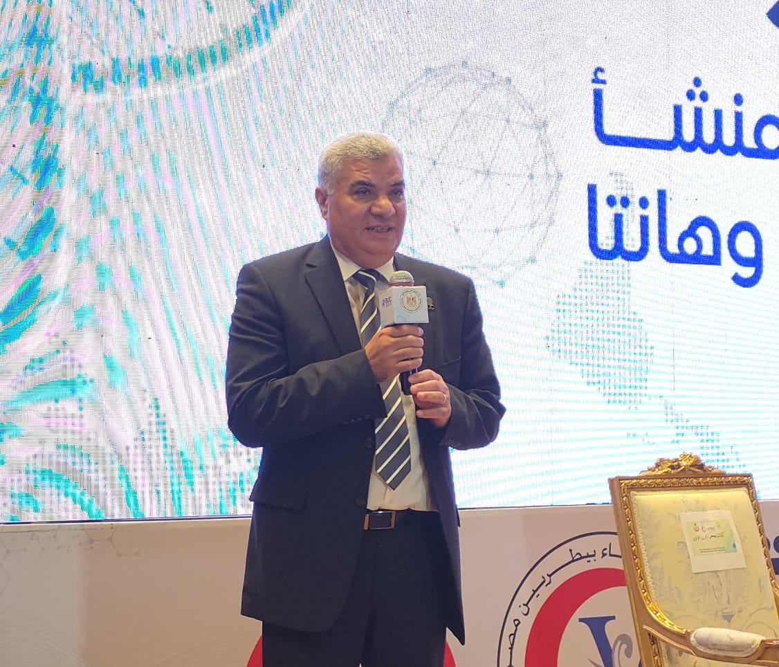 الدكتور عادل عبد الخالق عميد كلية الطب البيطري بجامعة بدر بالقاهرة ومدير المركز الدولي للصحة الواحدة