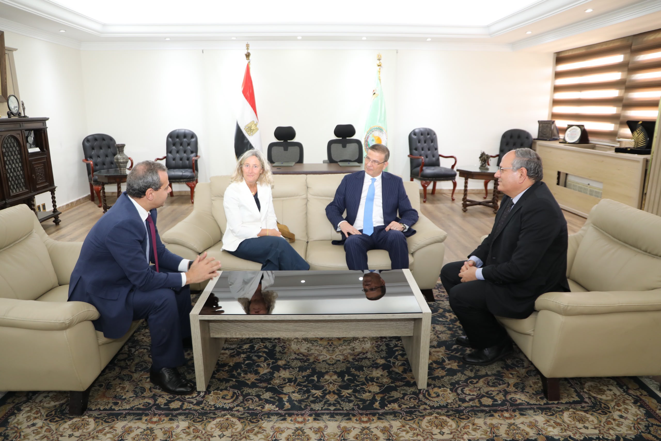 وزير الزراعة خلال استقباله مدير البرامج بالوكالة الإيطالية للتعاون من أجل التنمية