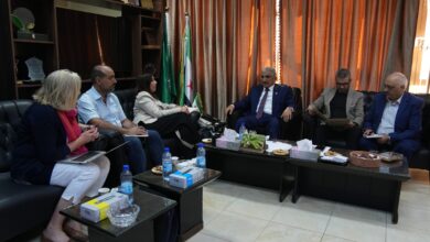 وفدًا من منظمة «هلفتاس» السويسرية للتعاون الدولي، بمقر المنظمة في دمشق