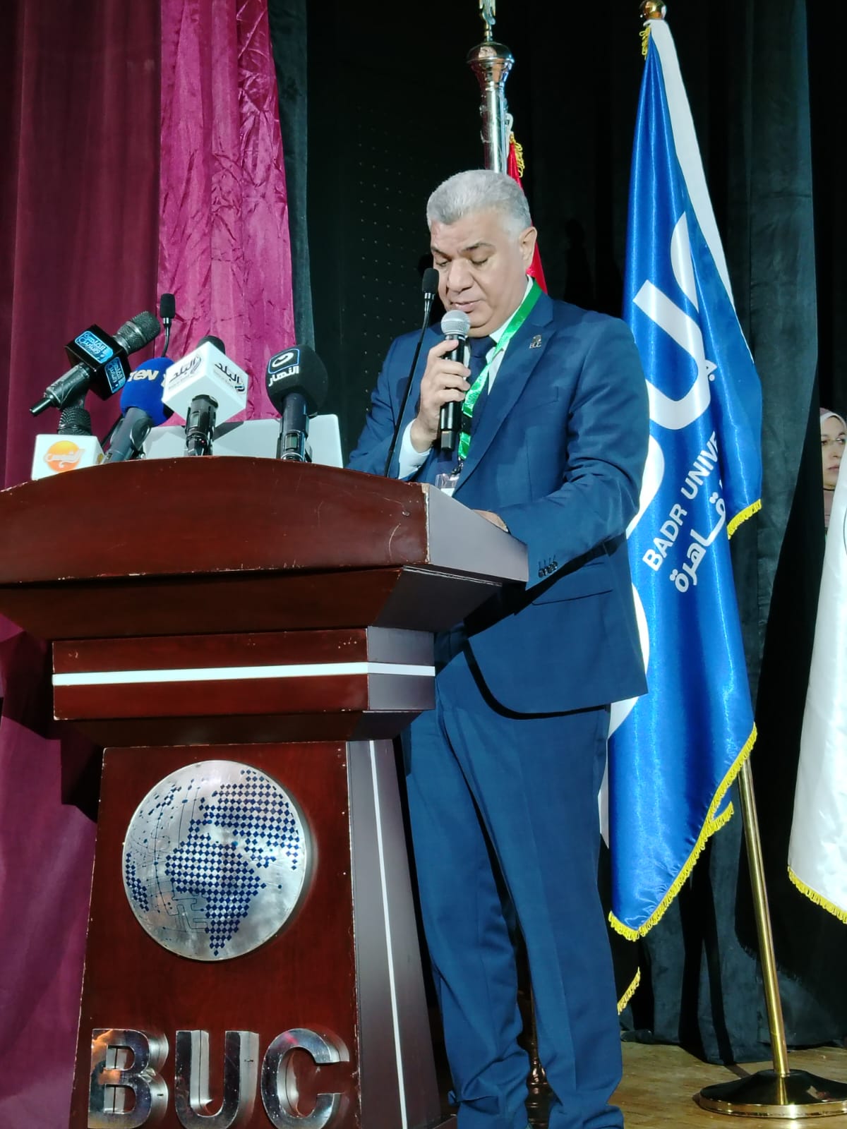 الدكتور عادل عبد الخالق عميد كلية الطب البيطري بجامعة بدر